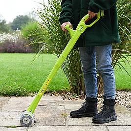 Garden Gear 20V Cordless Weed Sweeper
